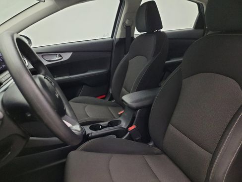 Used 2024 Kia Forte LXS w/ LXS Technology Package FWD image 17