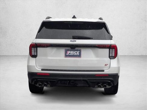 Used 2025 Ford Explorer ST image 7