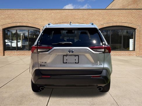 Used 2019 Toyota RAV4 XLE w/ Convenience Package AWD/4WD image 5