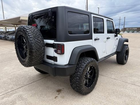 Used 2018 Jeep Wrangler Unlimited Sport S image 7