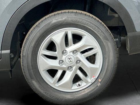 New 2026 Hyundai Venue SE FWD image 24