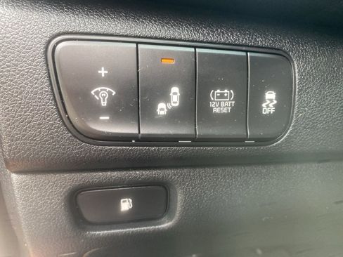 Used 2019 Kia Niro S Touring image 22