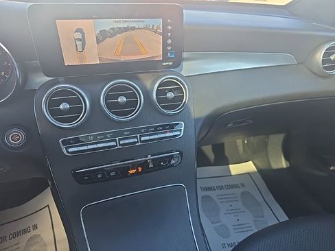 Used 2021 Mercedes-Benz GLC 300 4MATIC w/ Premium Package image 24