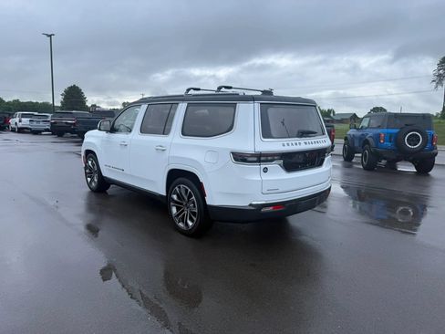 Used 2022 Jeep Grand Wagoneer Series III AWD/4WD image 3
