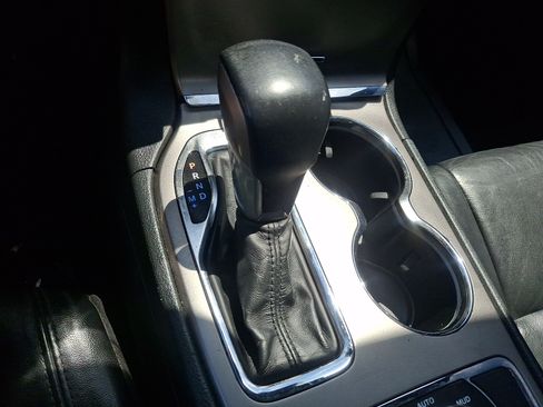 Used 2019 Jeep Grand Cherokee Limited AWD/4WD image 15
