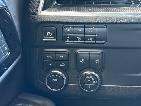 Used 2025 Chevrolet Tahoe RST AWD/4WD image 41