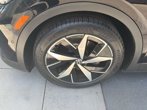 Certified 2023 Volkswagen ID.4 Pro S RWD image 9