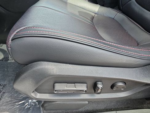 Used 2025 Honda Pilot Black Edition image 30