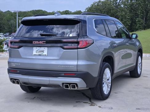 Used 2026 GMC Acadia Elevation w/ Elevation Premium Package FWD image 8