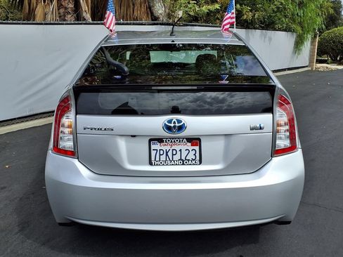 Used 2015 Toyota Prius Two FWD image 6