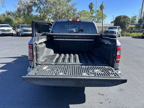 Used 2024 Nissan Frontier SV w/ SV Convenience Package image 16
