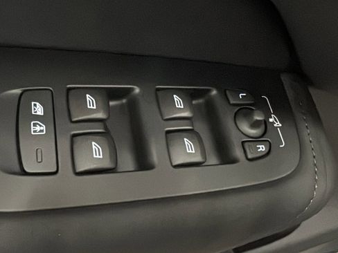 Used 2026 Volvo XC60 B5 Plus w/ Protection Package Premier image 22