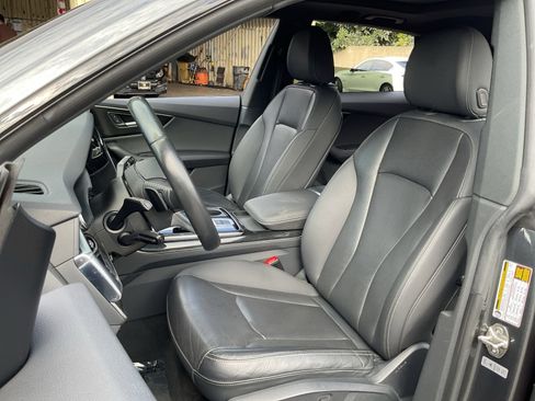 Used 2020 Audi Q8 Premium Plus w/ Premium Plus Package image 19