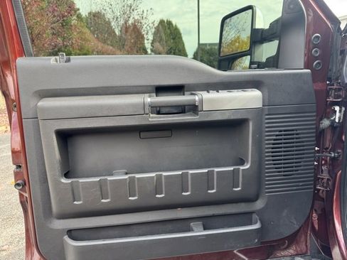 Used 2015 Ford F250 Lariat w/ Lariat Ultimate Package image 23