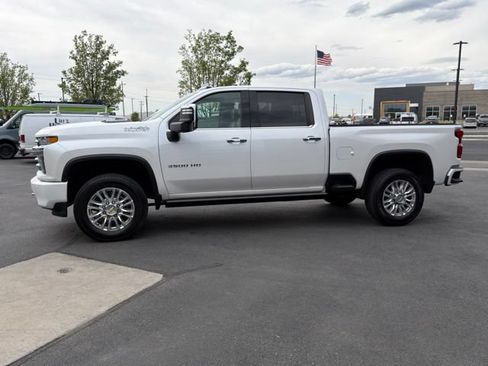 Used 2023 Chevrolet Silverado 3500 High Country w/ Z71 Off-Road Package AWD/4WD image 11
