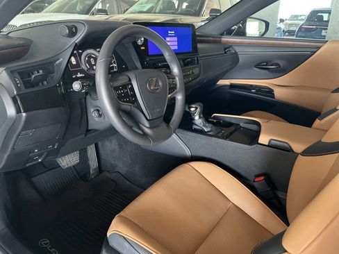 Certified 2023 Lexus ES 300h w/ Premium Package image 11