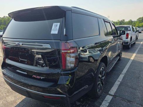 Used 2022 Chevrolet Suburban RST w/ Luxury Package AWD/4WD image 2