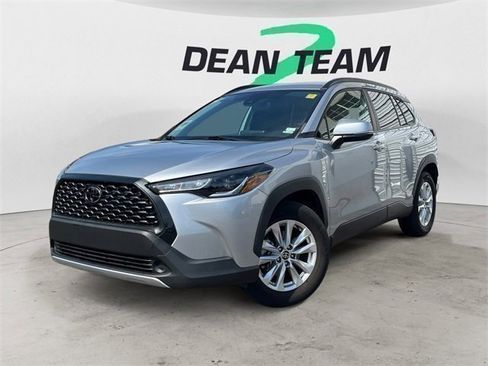 Used 2022 Toyota Corolla Cross LE image 4