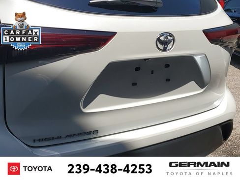 Used 2022 Toyota Highlander L FWD image 17