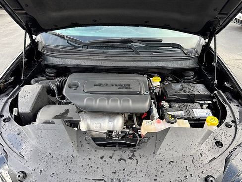 Used 2023 Jeep Cherokee Altitude Lux image 30