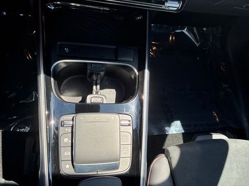 Used 2023 Mercedes-Benz EQB 300 4MATIC image 21