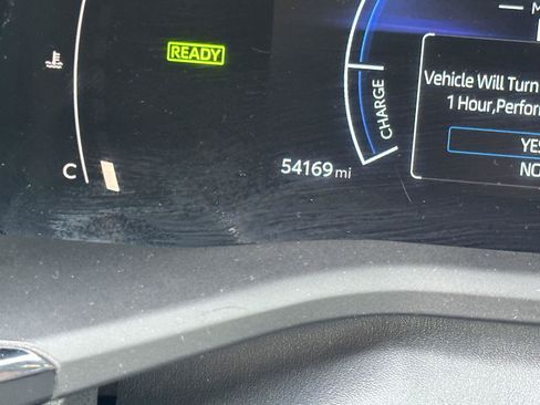 Used 2025 Toyota Camry LE FWD image 13