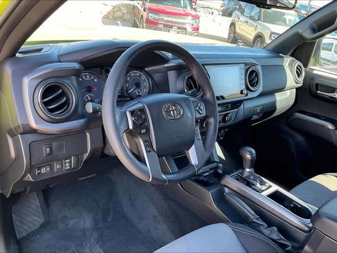 Used 2023 Toyota Tacoma TRD Off-Road image 17