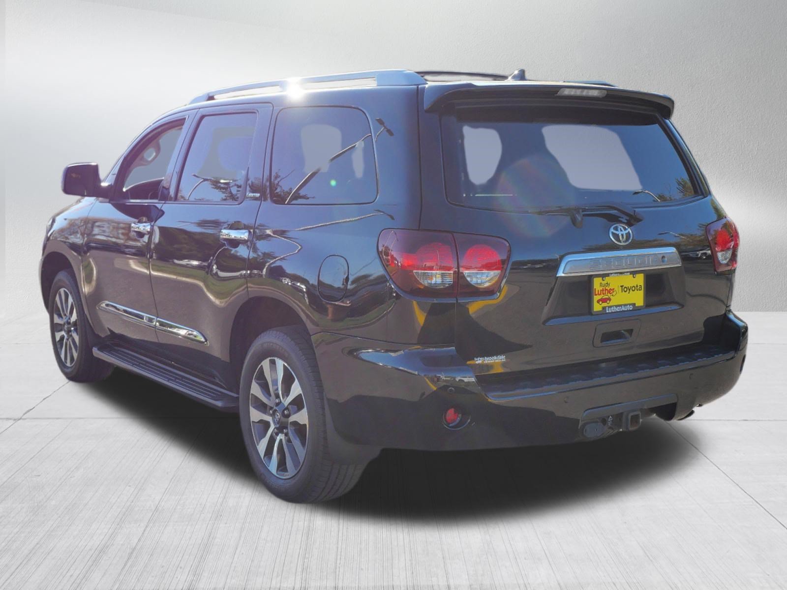 Certified 2019 Toyota Sequoia Limited w/ Safety & Convenience Package AWD/4WD image 5