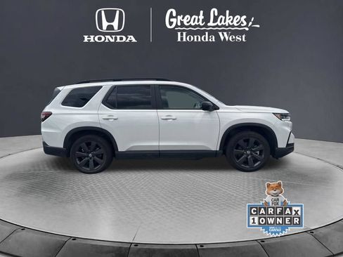 Used 2025 Honda Pilot Sport image 4