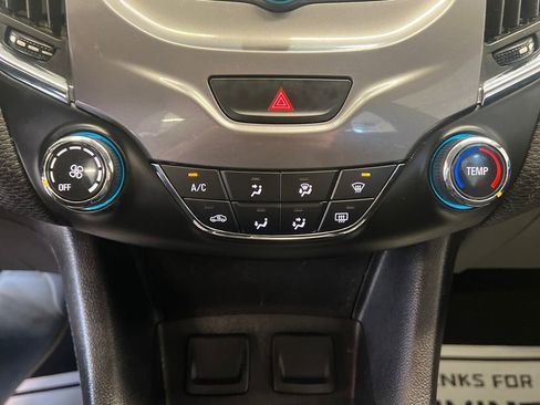 Used 2016 Chevrolet Cruze LT image 27