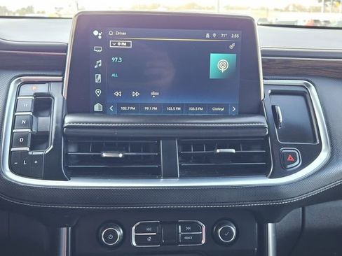 Used 2023 Chevrolet Suburban Premier image 22