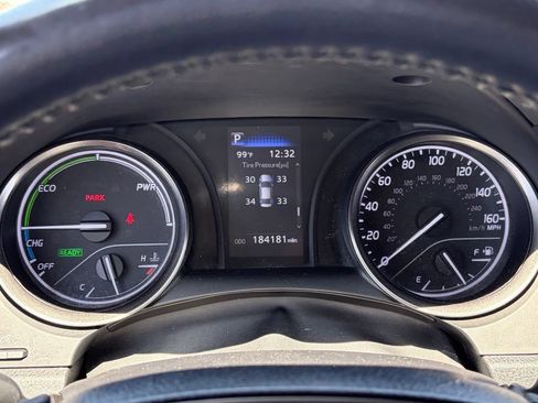 Used 2022 Toyota Camry SE FWD image 10