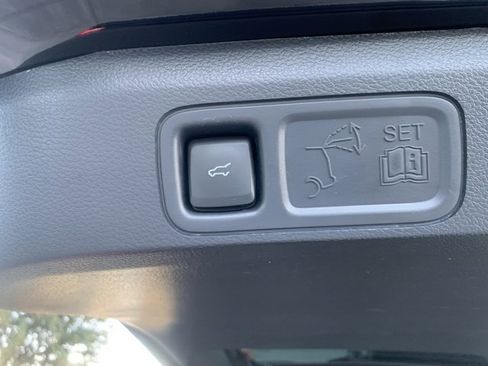 Used 2024 Ford Expedition Limited image 32