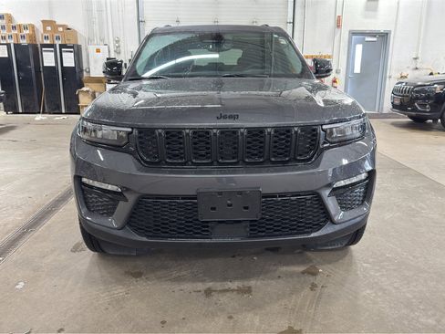 Used 2024 Jeep Grand Cherokee Limited w/ Black Appearance Package image 2