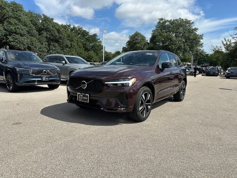 New 2026 Volvo XC60 B5 Core w/ Climate Package image 2