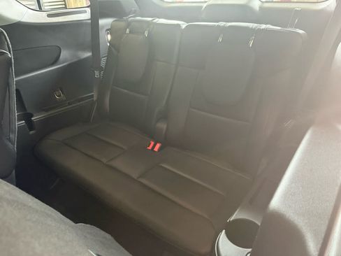 Used 2021 Ford Explorer XLT w/ Equipment Group 202A AWD/4WD image 6