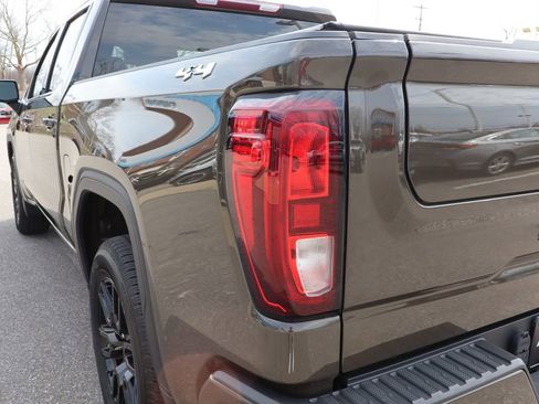 Used 2023 GMC Sierra 1500 Elevation image 29