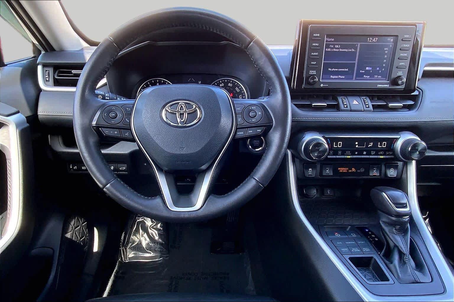 Used 2021 Toyota RAV4 XLE Premium AWD/4WD image 5