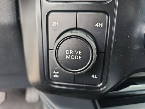 New 2026 Ford F250 Platinum w/ FX4 Off-Road Package AWD/4WD image 24