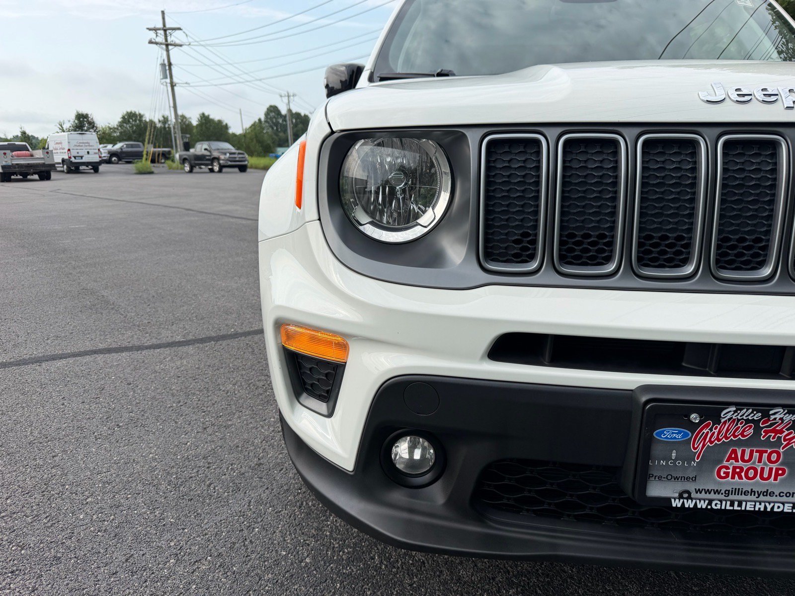 Used 2022 Jeep Renegade Limited w/ Sun, Sound & Wheels Group AWD/4WD image 6