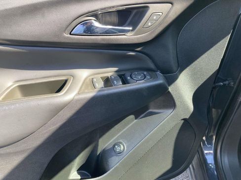 Used 2023 Chevrolet Equinox LT image 18