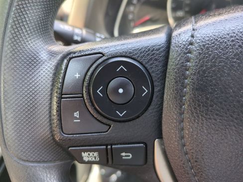Used 2015 Toyota RAV4 XLE AWD/4WD image 24