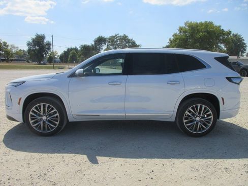 New 2026 Buick Enclave Avenir w/ Super Cruise Package FWD image 8
