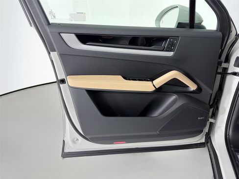 New 2026 Porsche Cayenne S AWD/4WD image 6