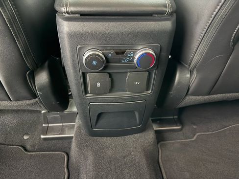 Used 2022 Ford Explorer XLT w/ Equipment Group 202A image 33