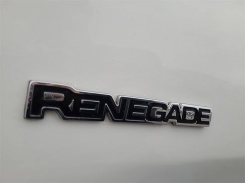 Used 2023 Jeep Renegade Trailhawk image 19