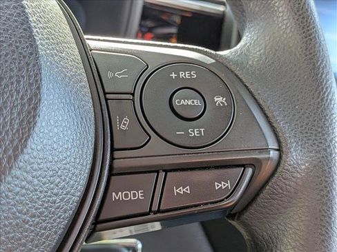 Used 2022 Toyota Corolla LE image 12