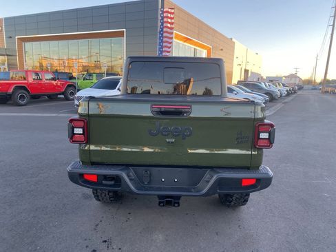 Used 2021 Jeep Gladiator Sport image 6