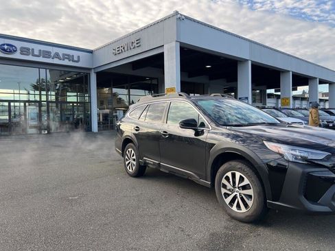 Used 2023 Subaru Outback Premium image 4