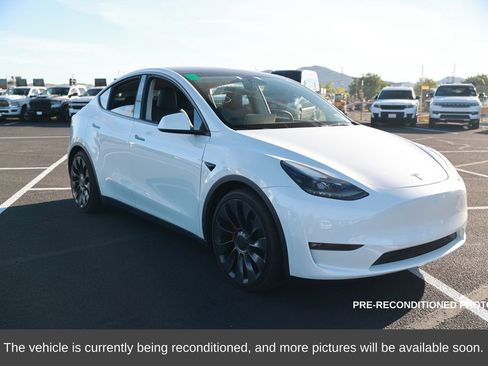 Used 2023 Tesla Model Y Performance image 8